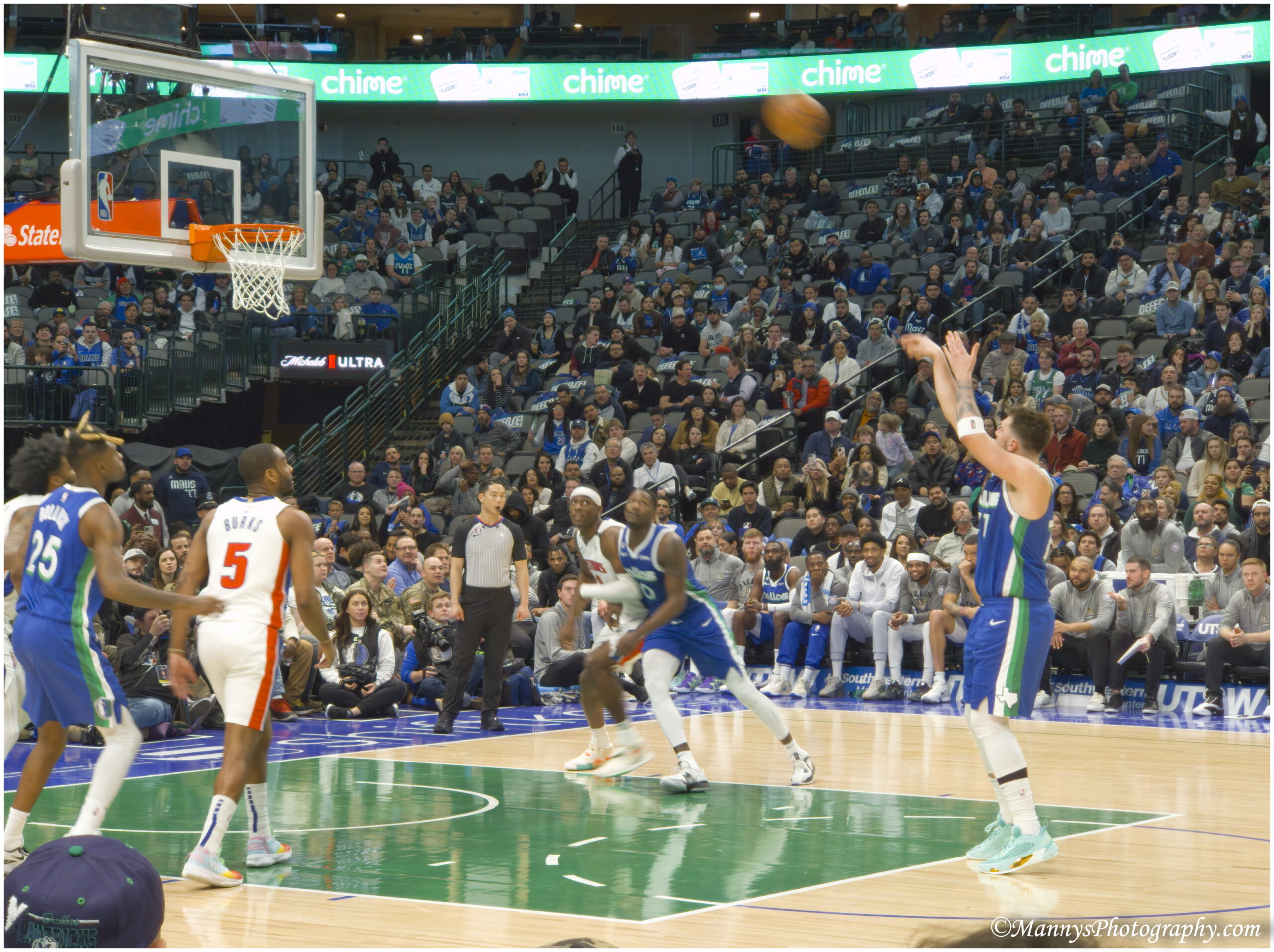 Dallas Mavericks confirms that Panasonic Lumix GX-85 is a professional camera